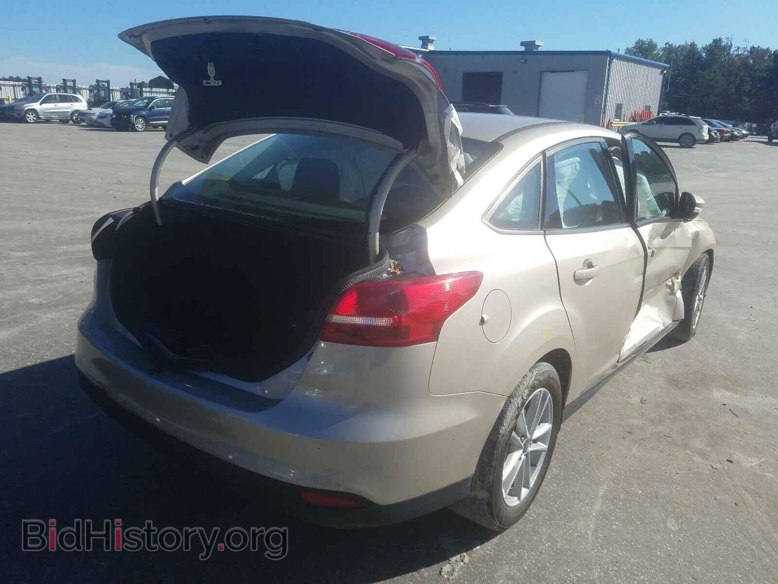 2017 FORD FOCUS - VIN: 1FADP3F23HL305953 - Photo 4
