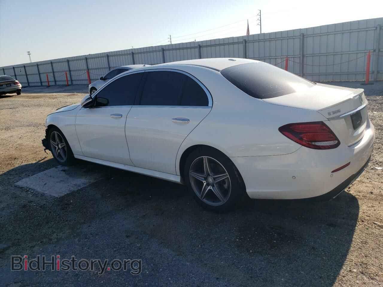 2017 MERCEDES-BENZ E-CLASS - VIN: WDDZF4JBXHA053331 - Фото 2