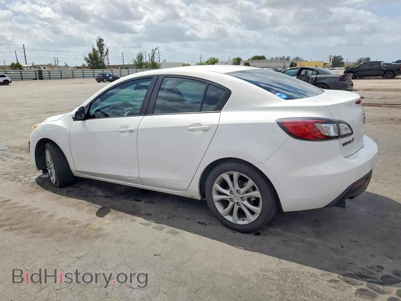 2011 MAZDA 3 - VIN: JM1BL1UG2B1438870 - Photo 2