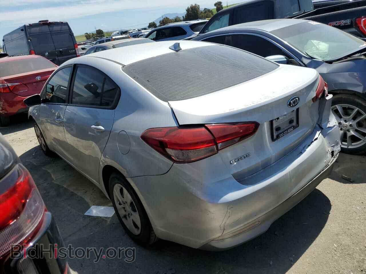 2017 KIA FORTE - VIN: 3KPFK4A73HE076581 - Фото 2