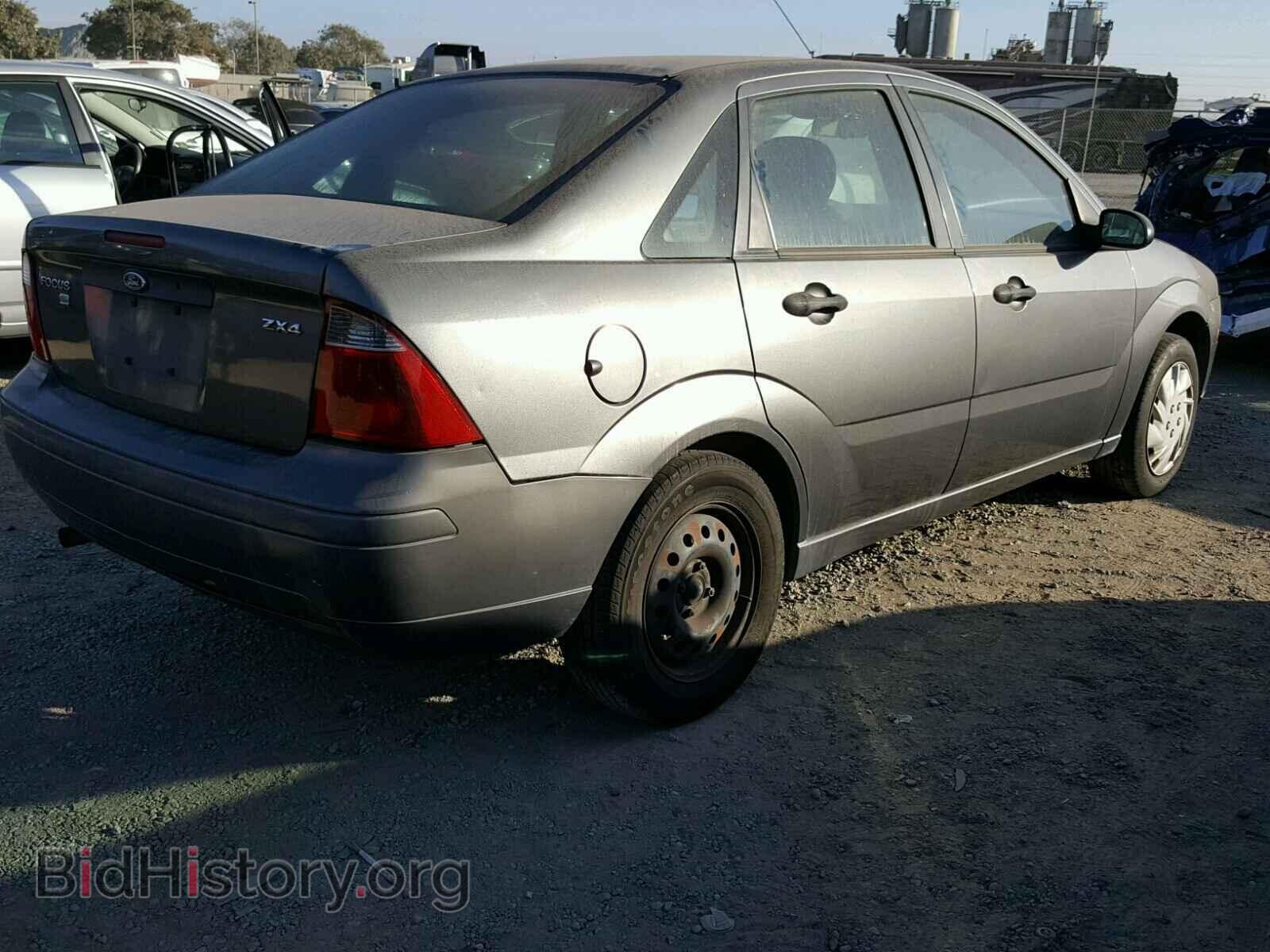 2005 FORD FOCUS - VIN: 1FAFP34NX5W143271 - Фото 4