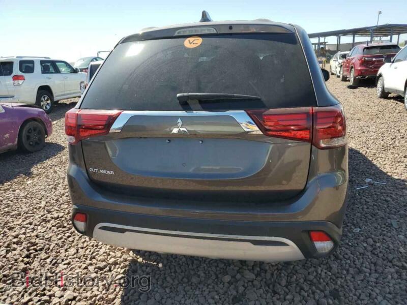 2020 Mitsubishi OUTLANDER (VIN JA4AD2A37LZ016039) — фото 6 из 12