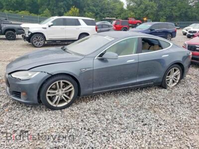 2013 Tesla MODEL S, серый — VIN 5YJSA1AC2DFP10190, Copart