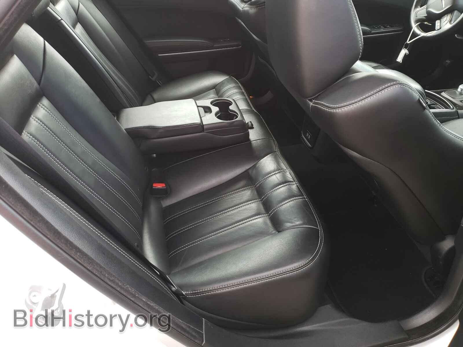 2019 CHRYSLER 300 - VIN: 2C3CCAGG8KH542608 - Photo 6