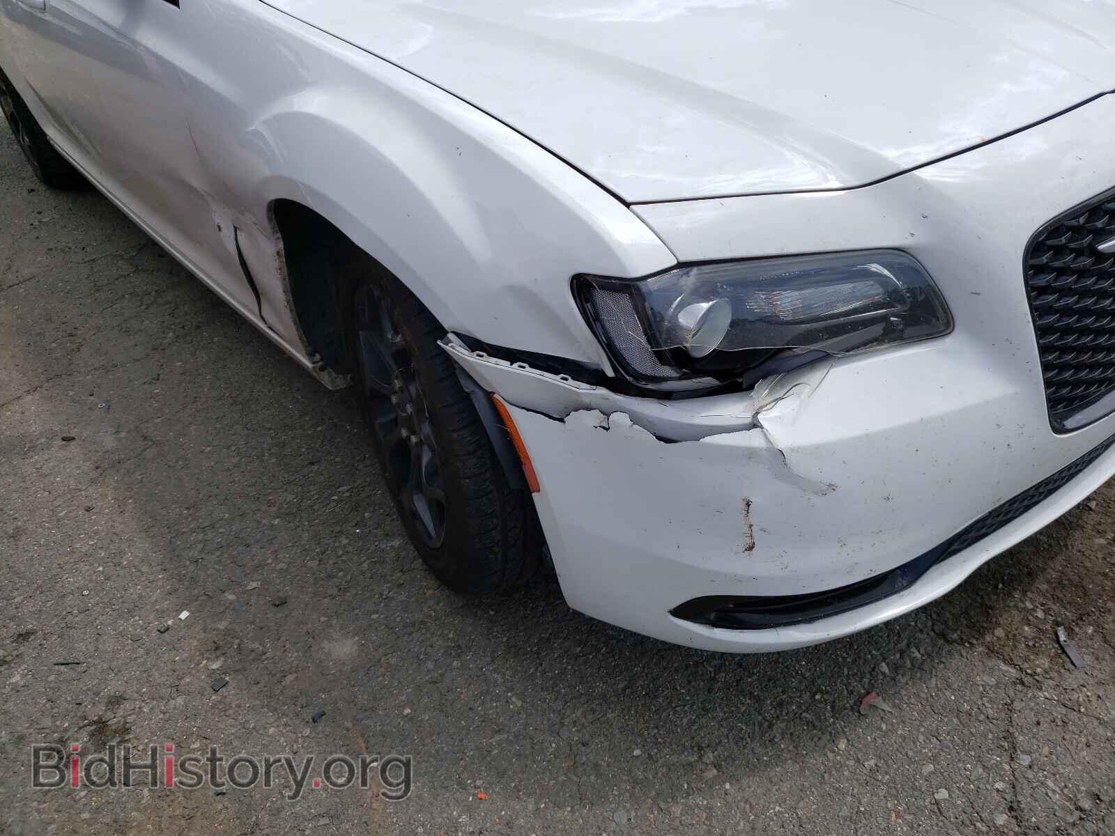 2019 CHRYSLER 300 - VIN: 2C3CCAGG8KH542608 - Photo 9