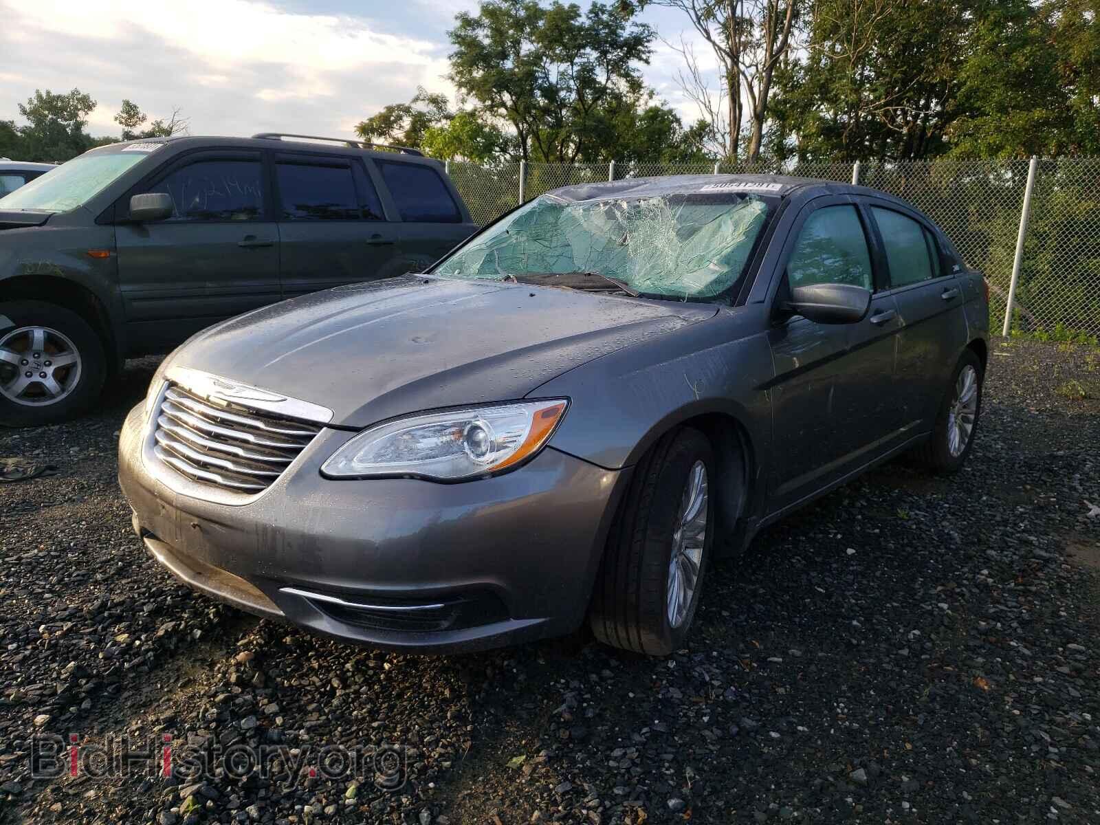 2012 CHRYSLER 200 - VIN: 1C3CCBAB7CN282441 - Фото 2