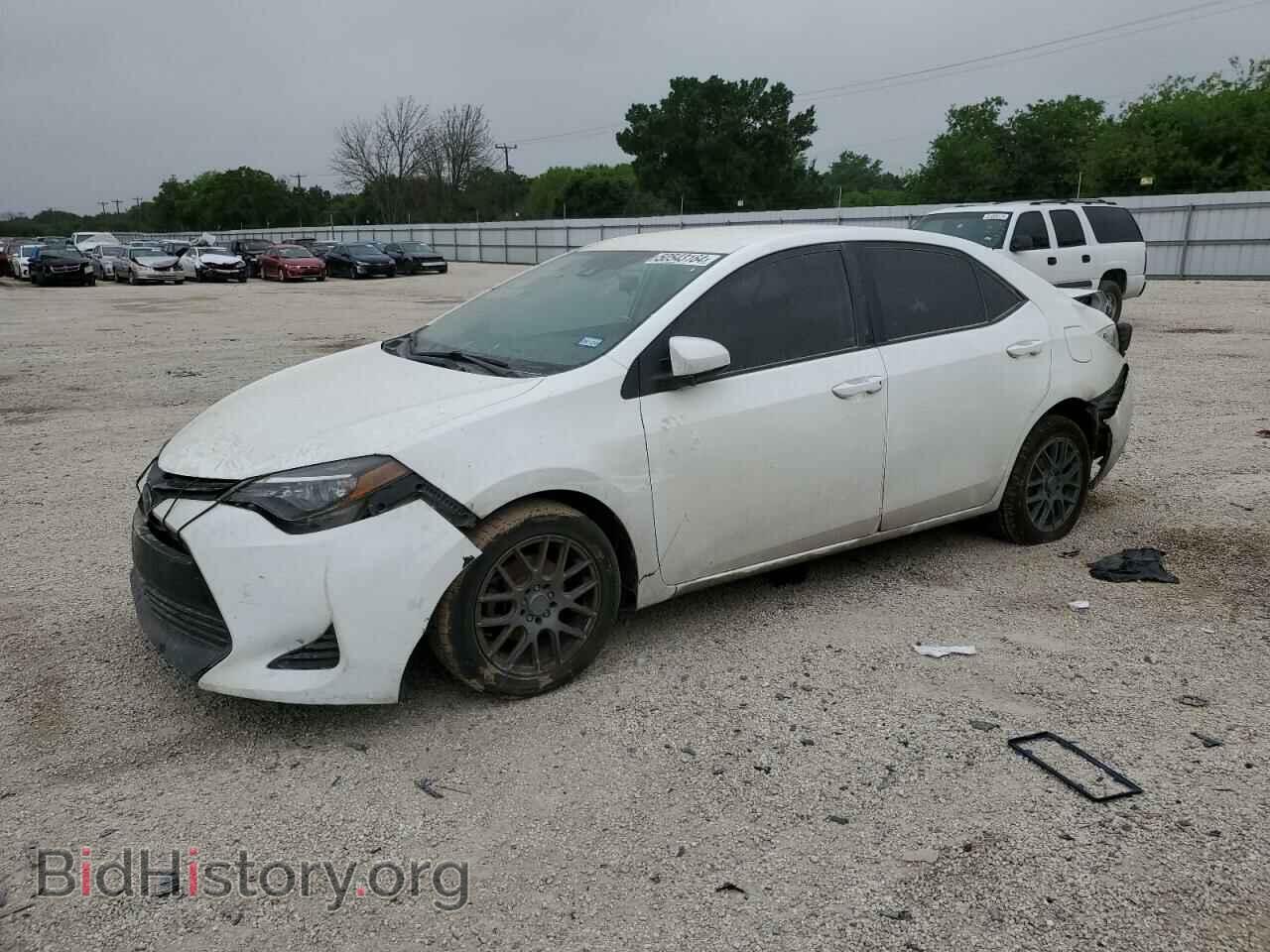 Photo 5YFBURHE7HP594119 - TOYOTA COROLLA 2017