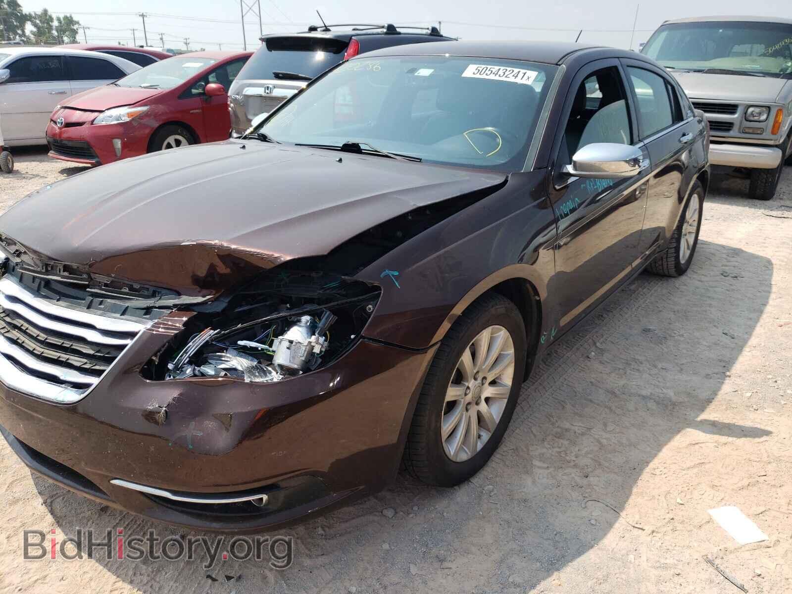 2013 CHRYSLER 200 - VIN: 1C3CCBCG4DN520286 - Фото 2