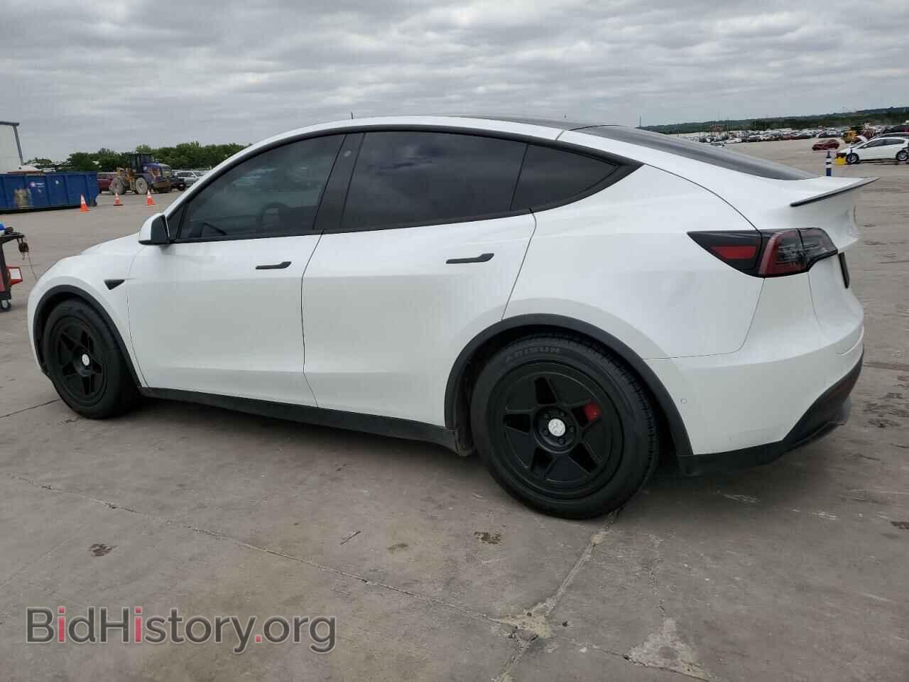 2020 TESLA MODEL Y - VIN: 5YJYGDEF1LF028043 - Фото 2