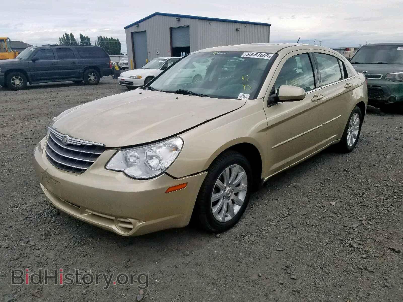 2010 CHRYSLER SEBRING - VIN: 1C3CC5FD6AN190732 - Фото 2
