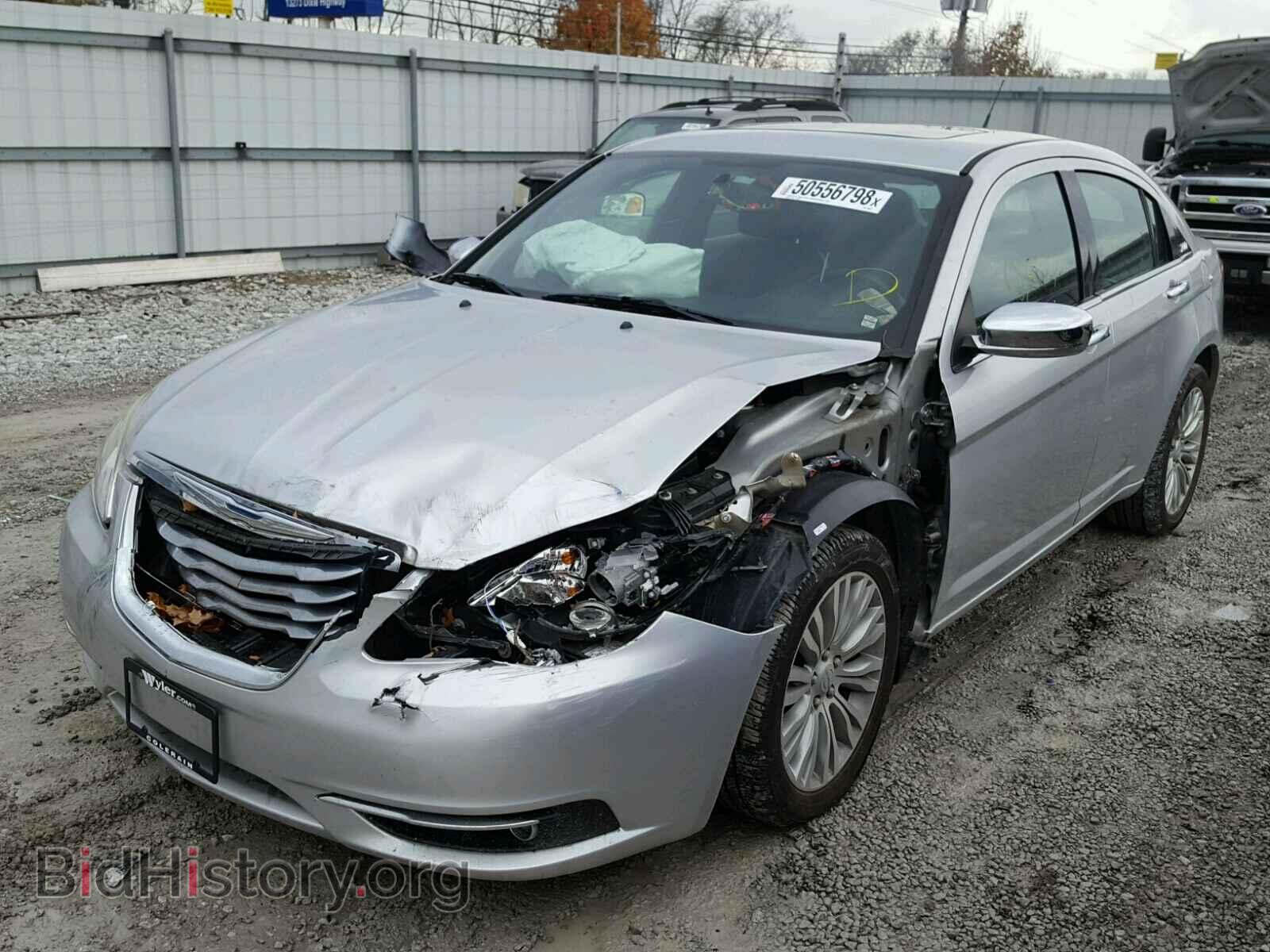 2011 CHRYSLER 200 - VIN: 1C3BC2FB5BN530981 - Фото 2