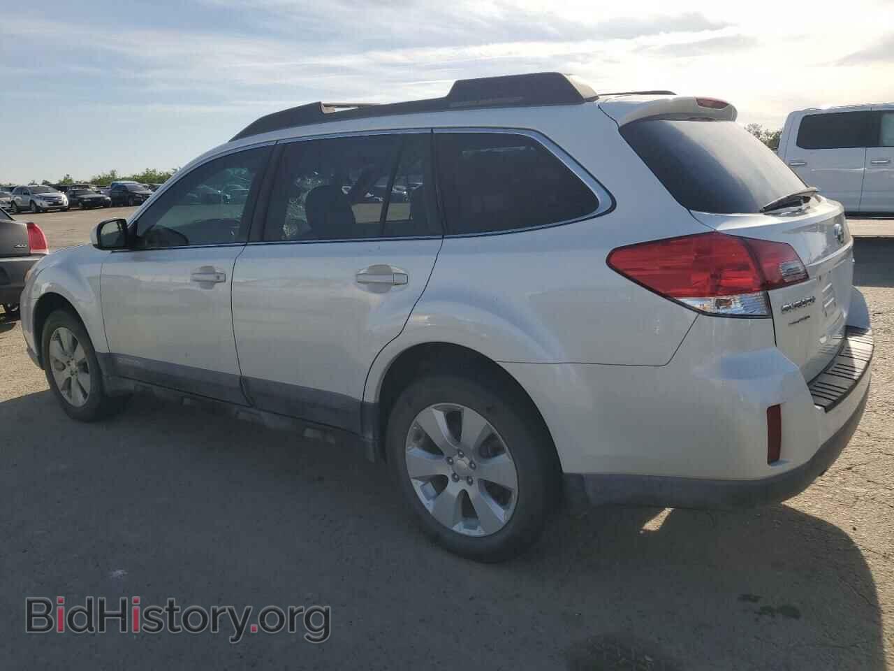 2011 SUBARU OUTBACK - VIN: 4S4BRBCC5B3323800 - Фото 2