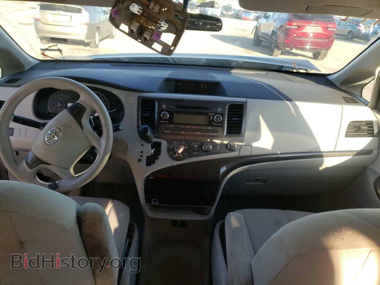 2013 TOYOTA SIENNA - VIN: 5TDZK3DC8DS285167 - Фото 9