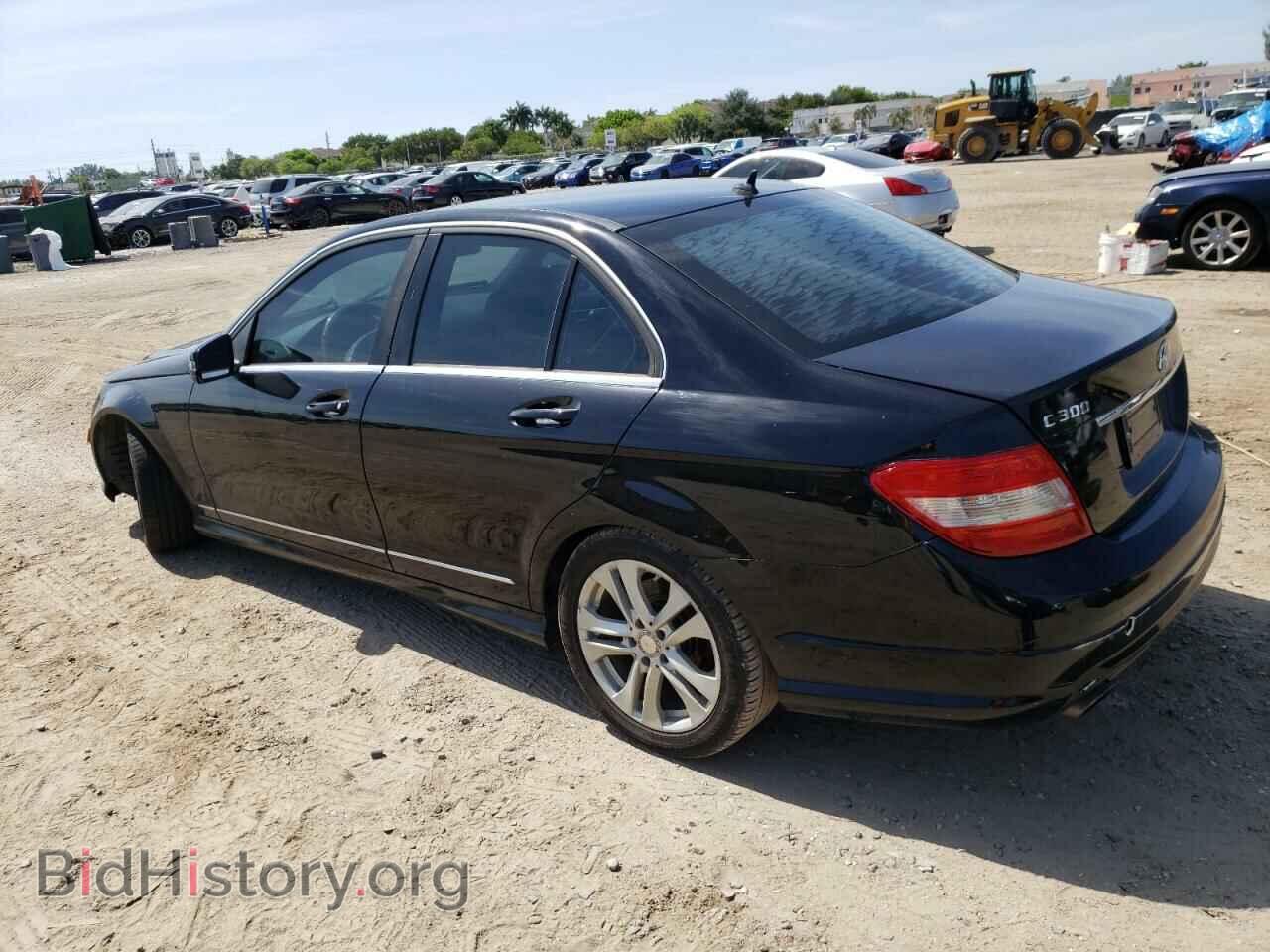 2011 MERCEDES-BENZ C-CLASS - VIN: WDDGF5EB4BF644062 - Фото 2
