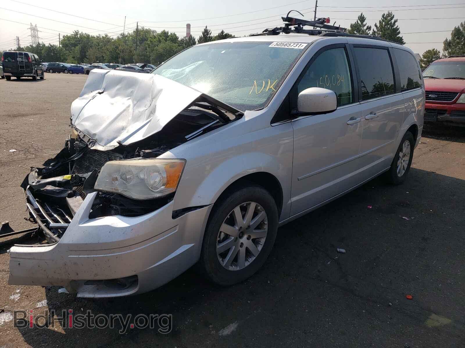 2008 CHRYSLER MINIVAN - VIN: 2A8HR54P48R600401 - Фото 2