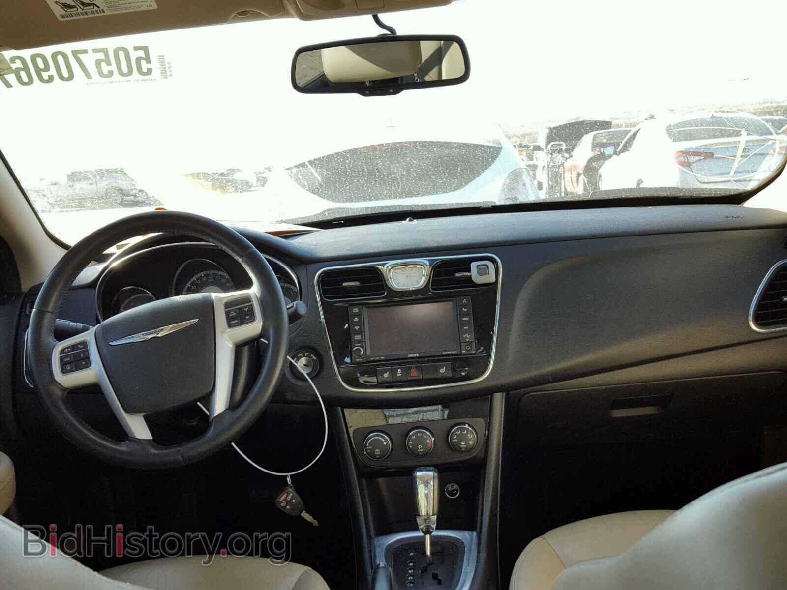 2012 CHRYSLER 200 - VIN: 1C3CCBCG5CN304218 - Фото 9