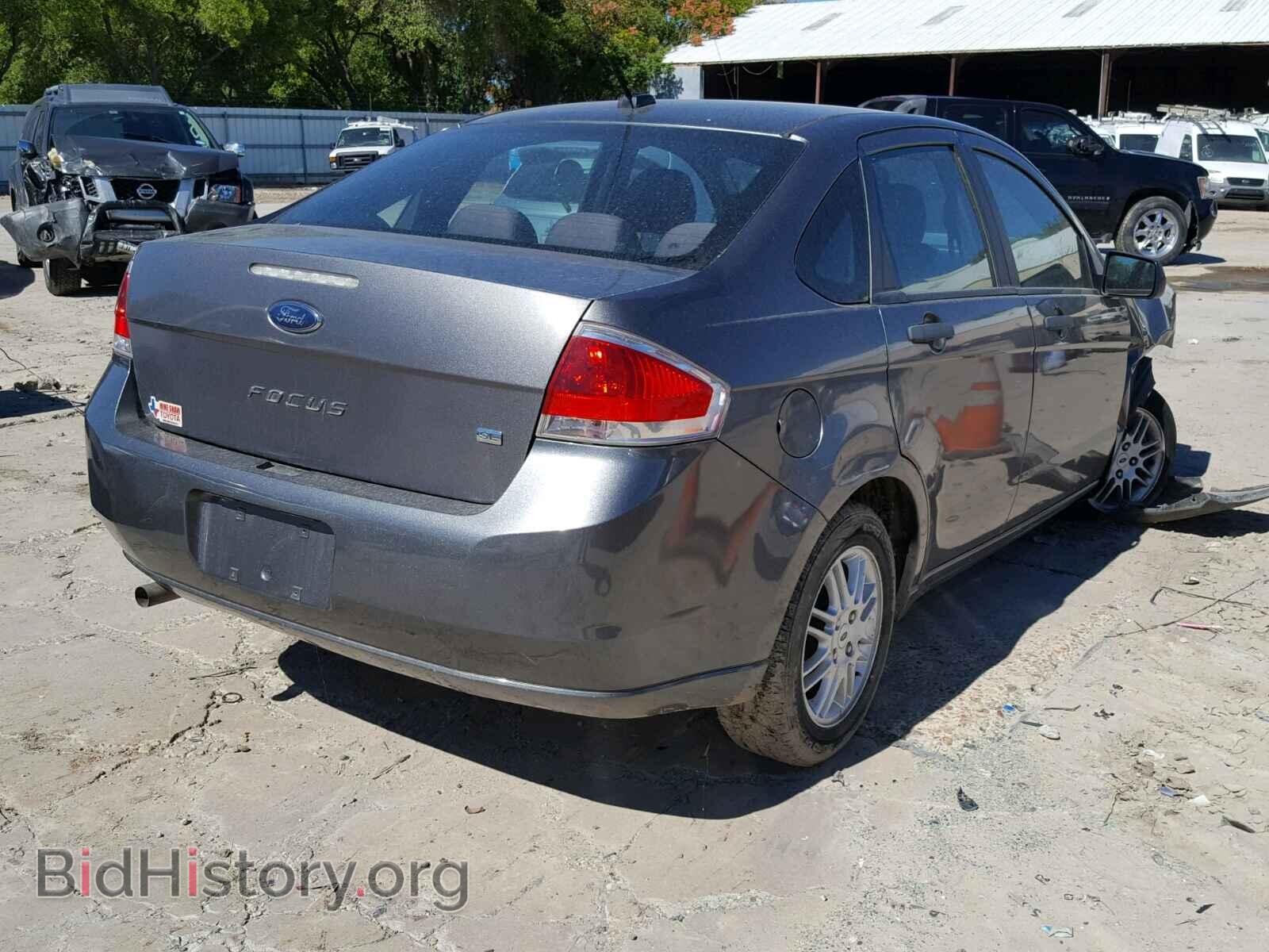 2011 FORD FOCUS - VIN: 1FAHP3FN8BW152018 - Photo 4