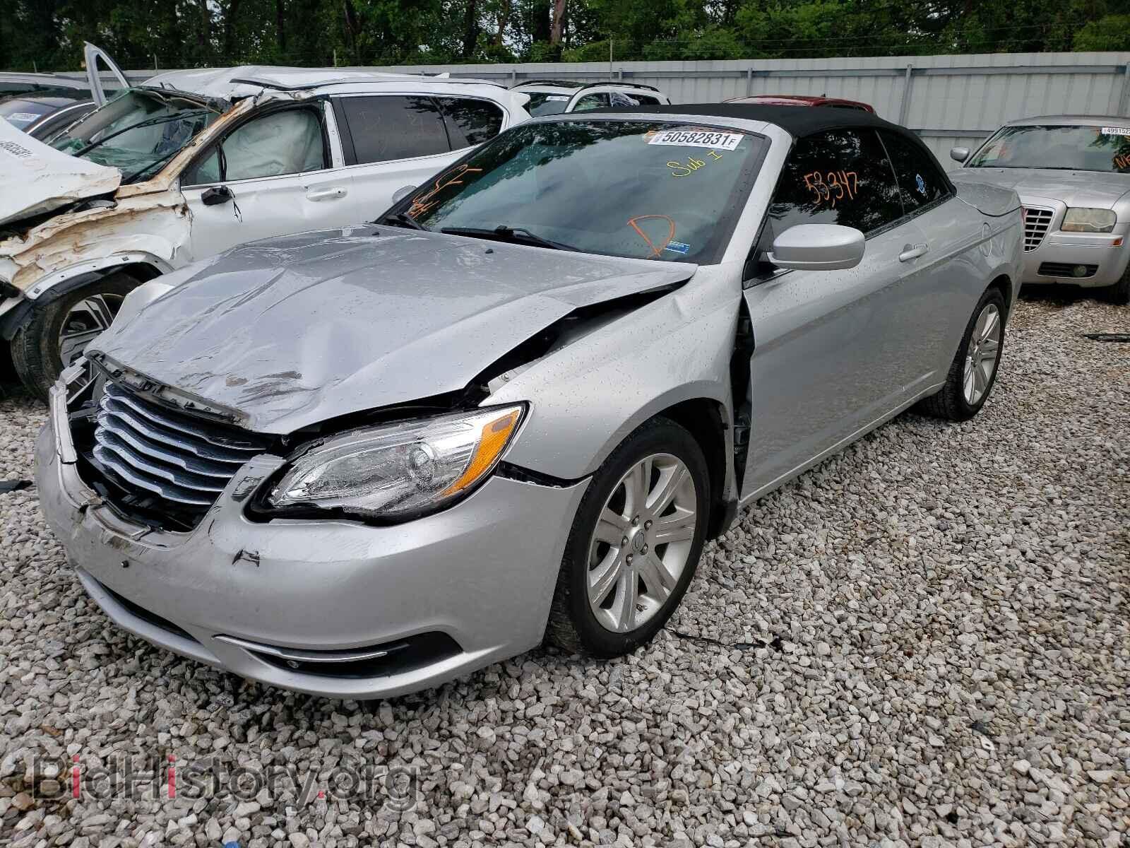 2011 CHRYSLER 200 - VIN: 1C3BC2EG2BN620408 - Фото 2