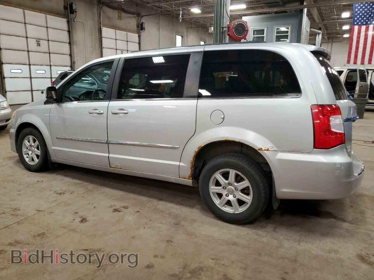 2011 CHRYSLER MINIVAN - VIN: 2A4RR8DG0BR641011 - Photo 2