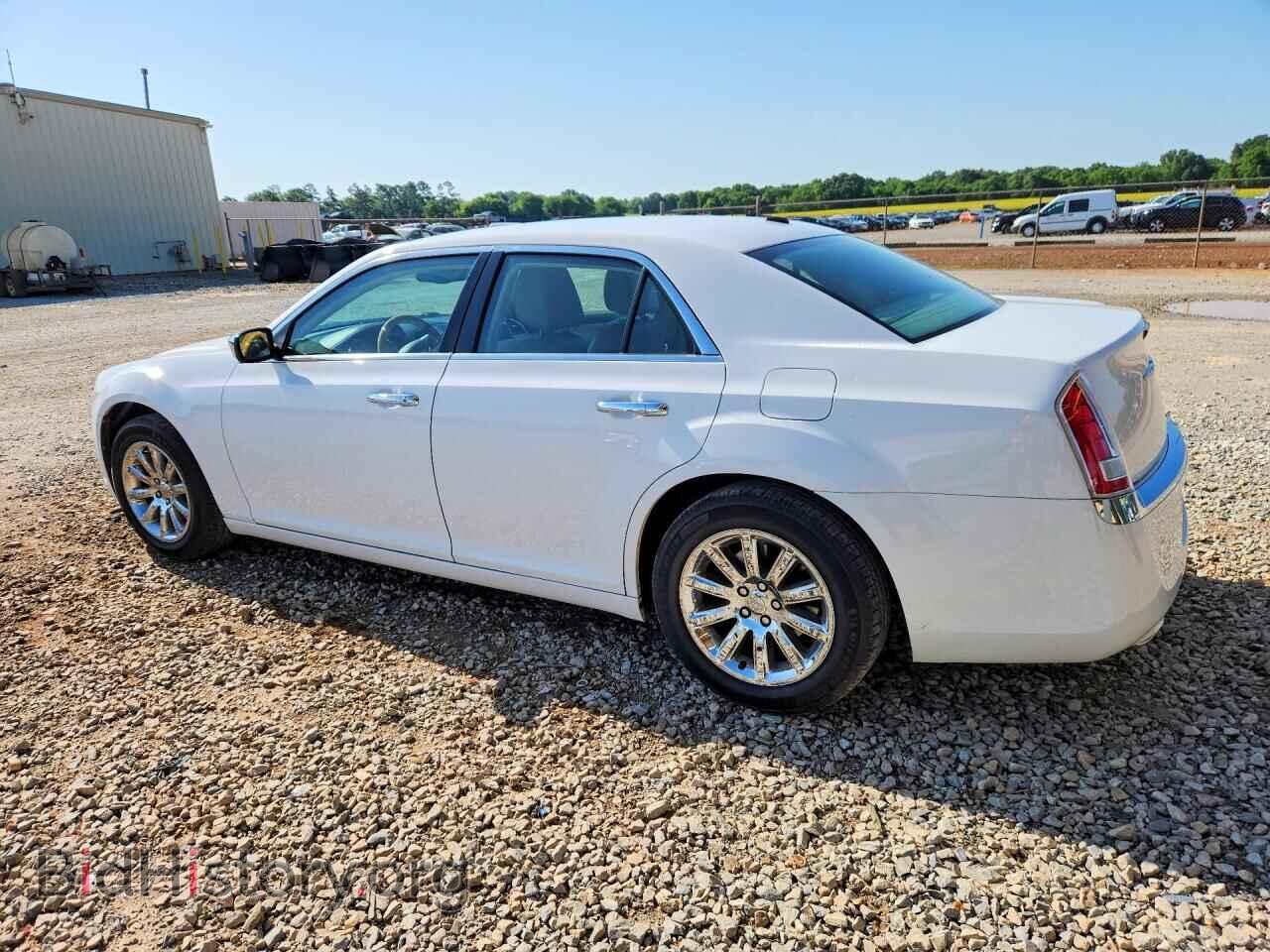 2014 CHRYSLER 300 - VIN: 2C3CCAEG4EH379740 - Фото 2