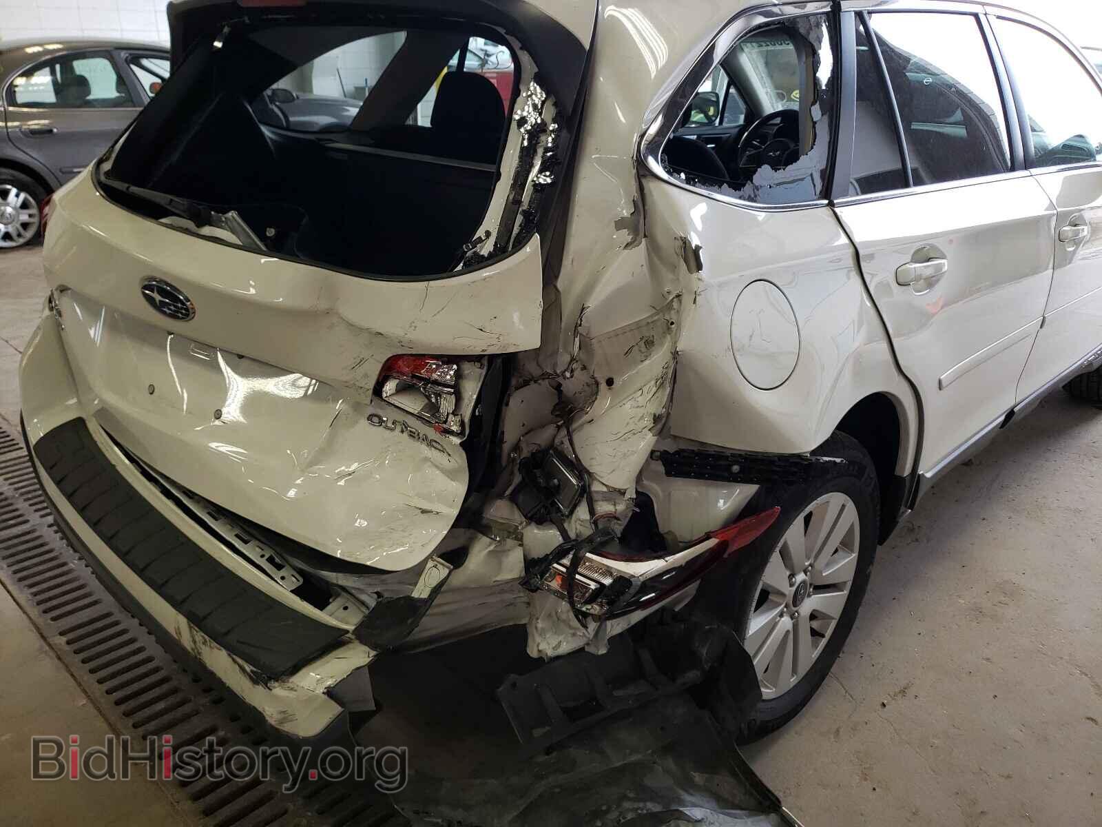 2018 SUBARU OUTBACK - VIN: 4S4BSAFC8J3376581 - Photo 9