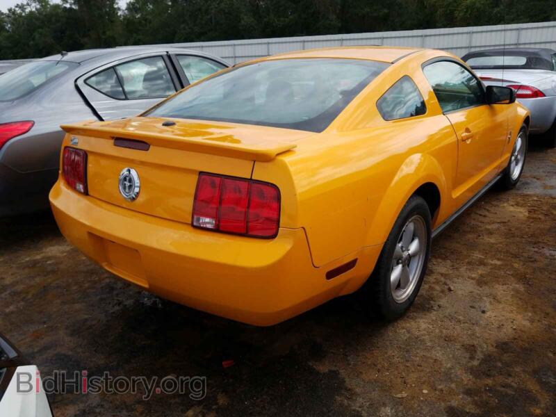 2007 Ford MUSTANG (VIN 1ZVFT80N575244510) — фото 4 из 10