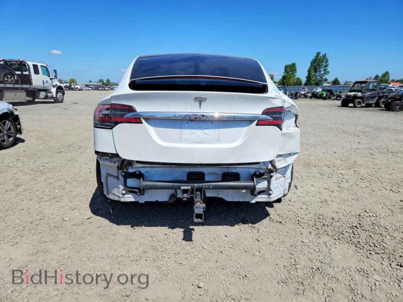 2020 Tesla MODEL X (VIN 5YJXCDE26LF235211) — фото 6 из 14