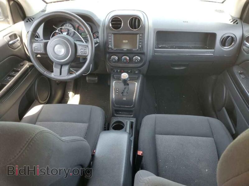 2012 Jeep COMPASS (VIN 1C4NJCEB6CD636675) — photo 8 of 12