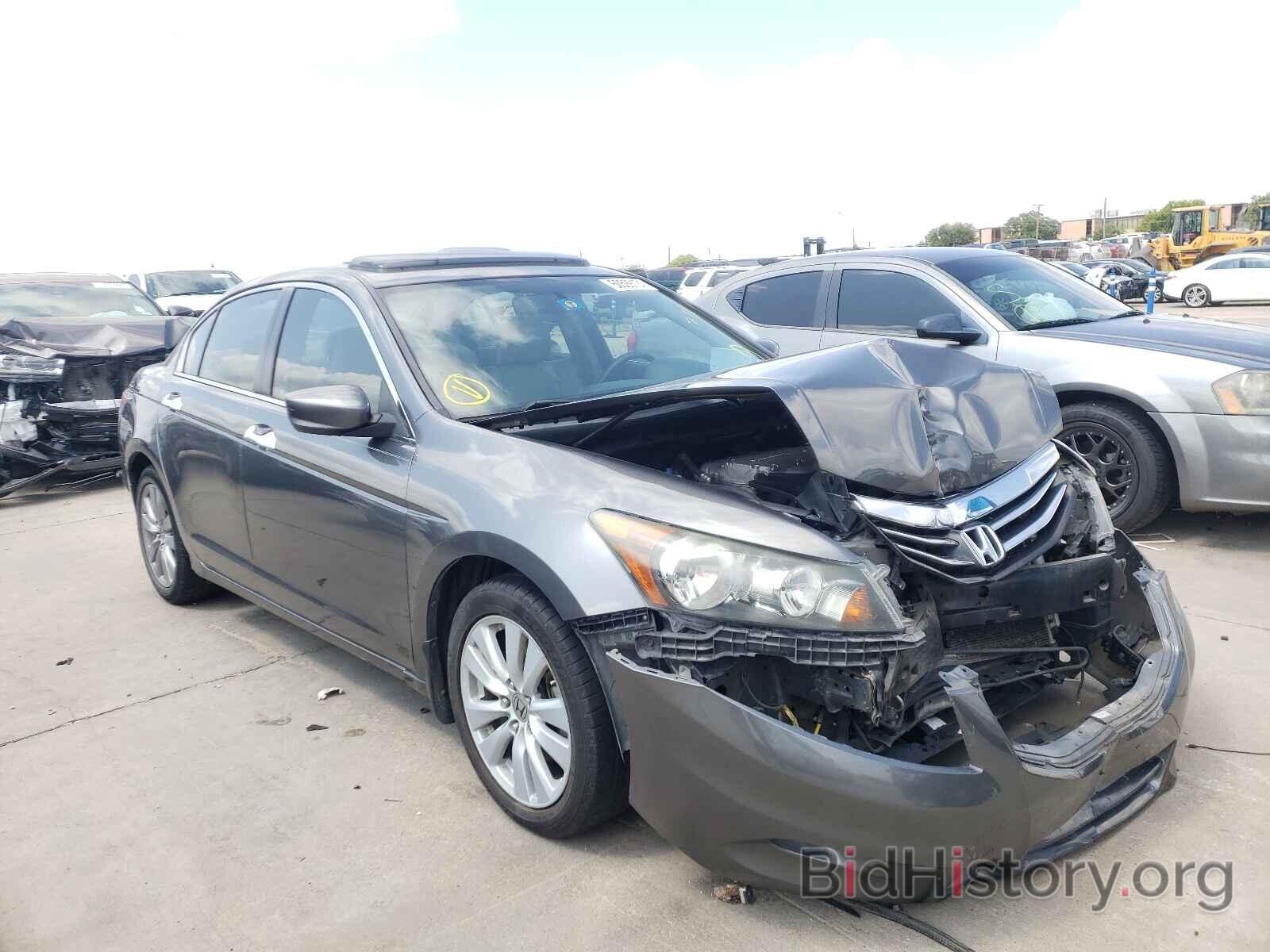 Photo 1HGCP3F81BA020165 - HONDA ACCORD 2011