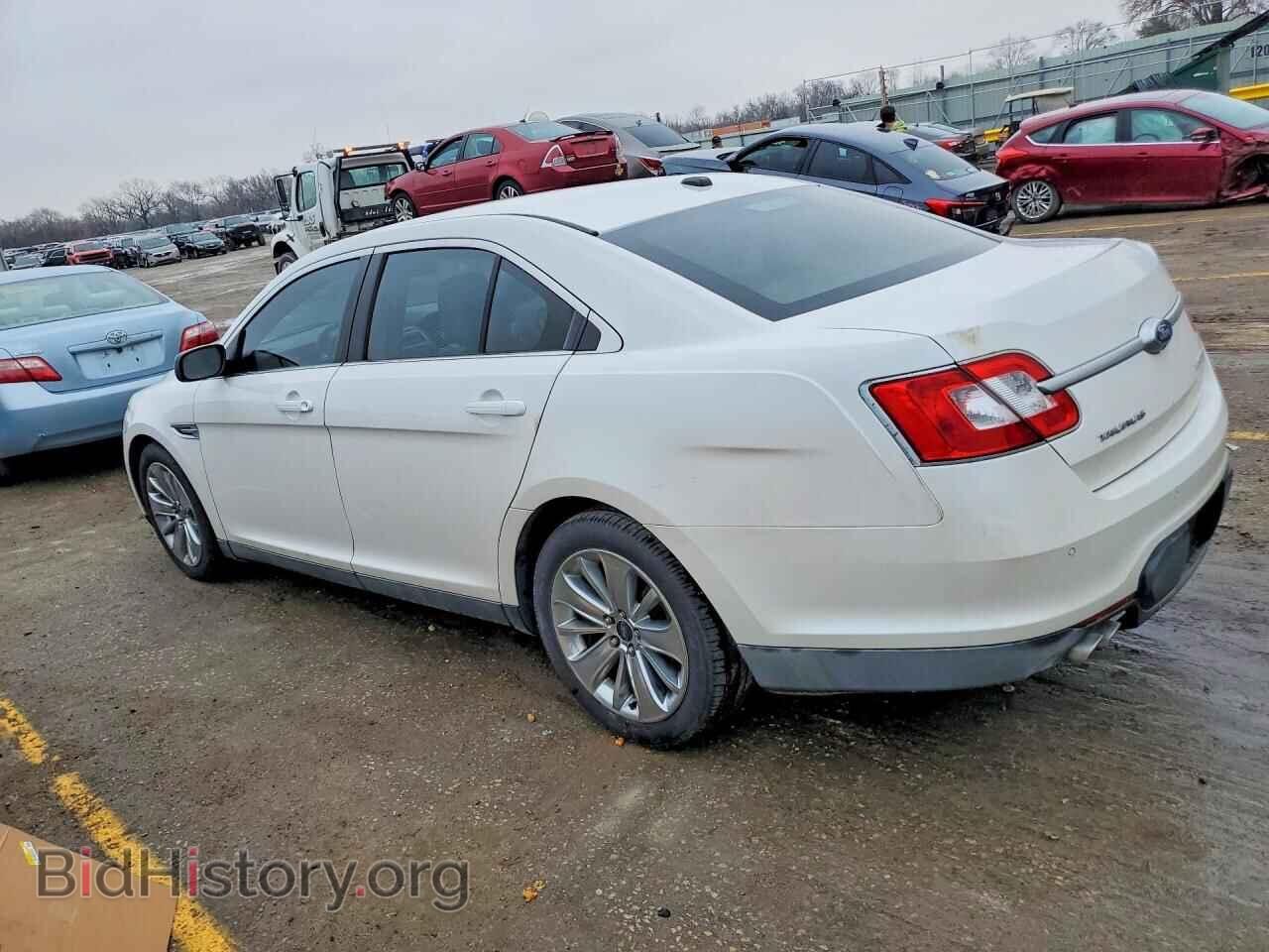 2011 FORD TAURUS - VIN: 1FAHP2FW2BG102499 - Photo 2