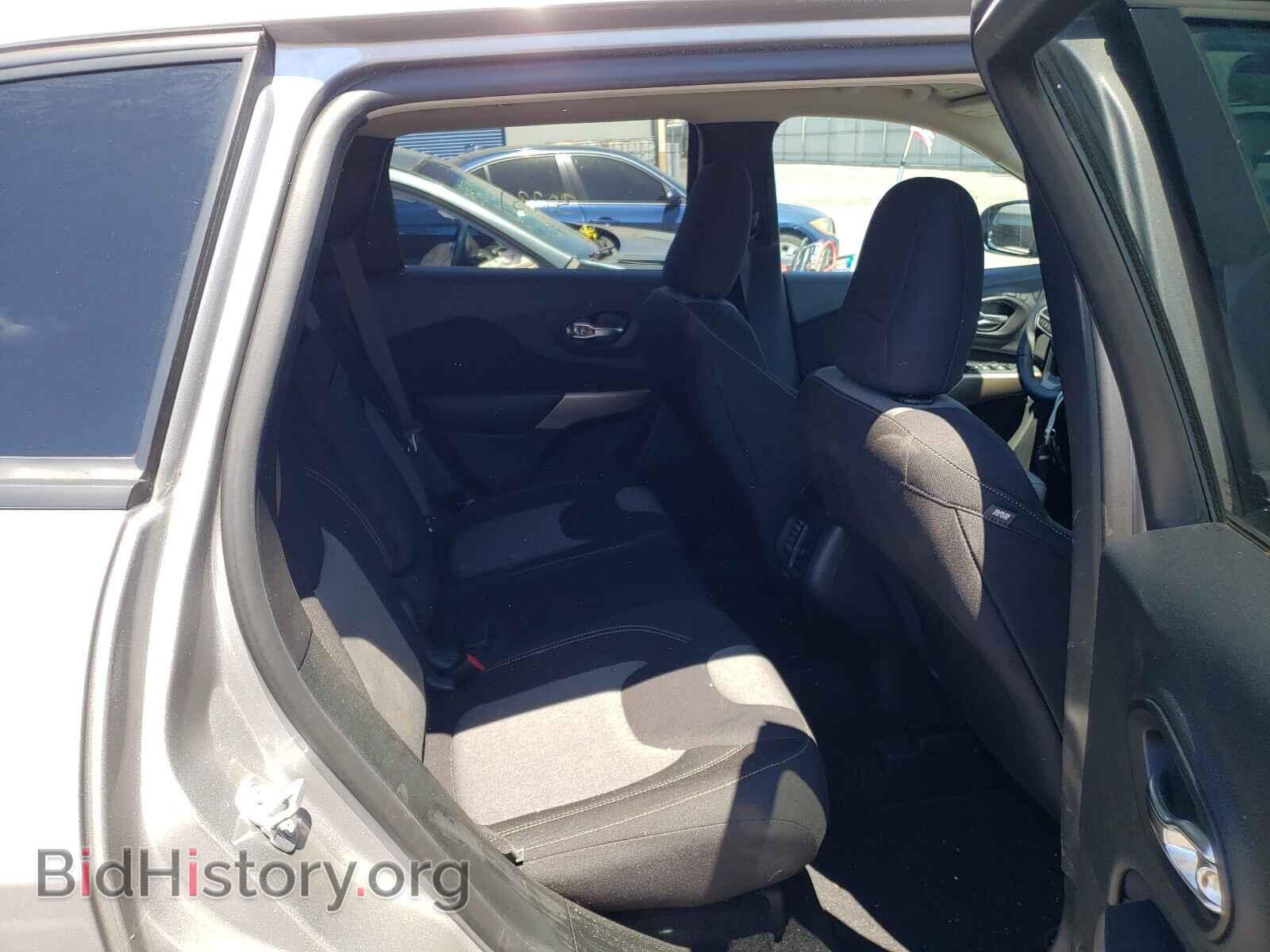 2018 JEEP CHEROKEE - VIN: 1C4PJLCB1JD542437 - Фото 6