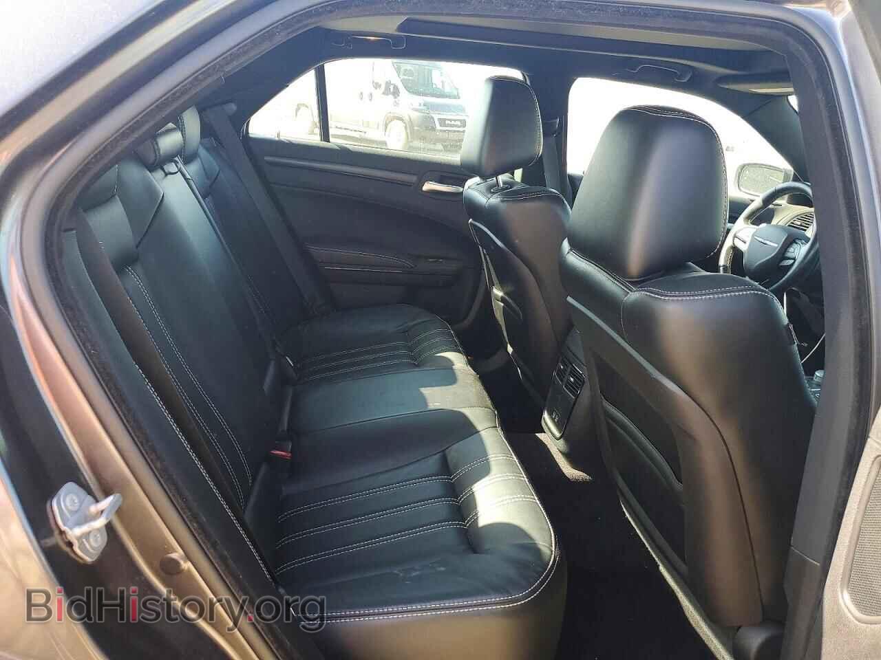 2016 CHRYSLER 300 - VIN: 2C3CCAGG5GH311432 - Фото 10