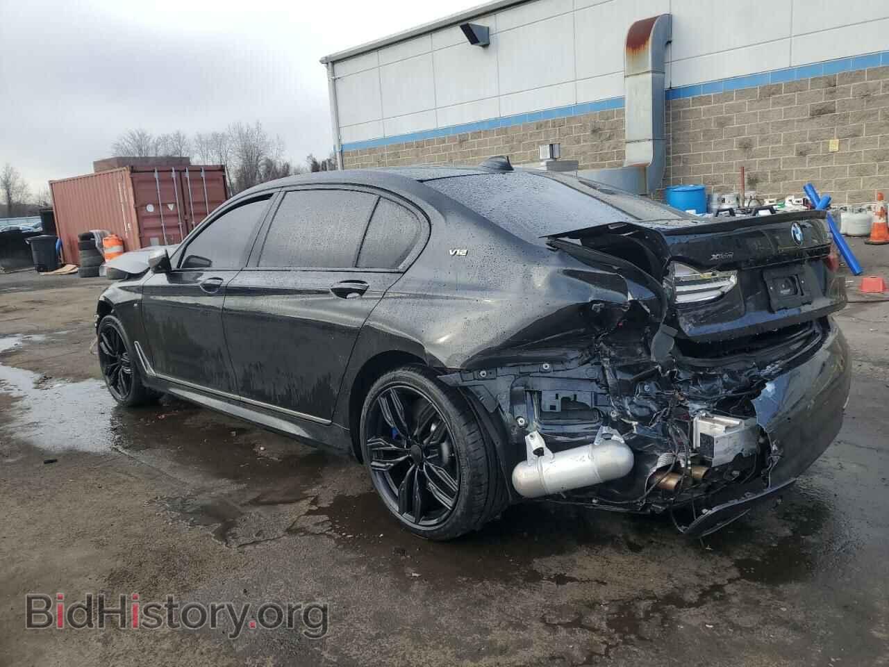 2017 BMW M7 - VIN: WBA7H6C32HG614368 - Photo 2