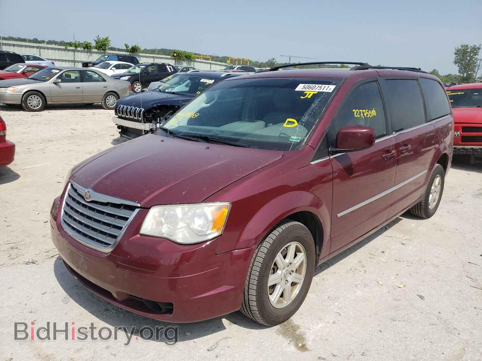 2009 CHRYSLER MINIVAN - VIN: 2A8HR54119R683850 - Фото 2