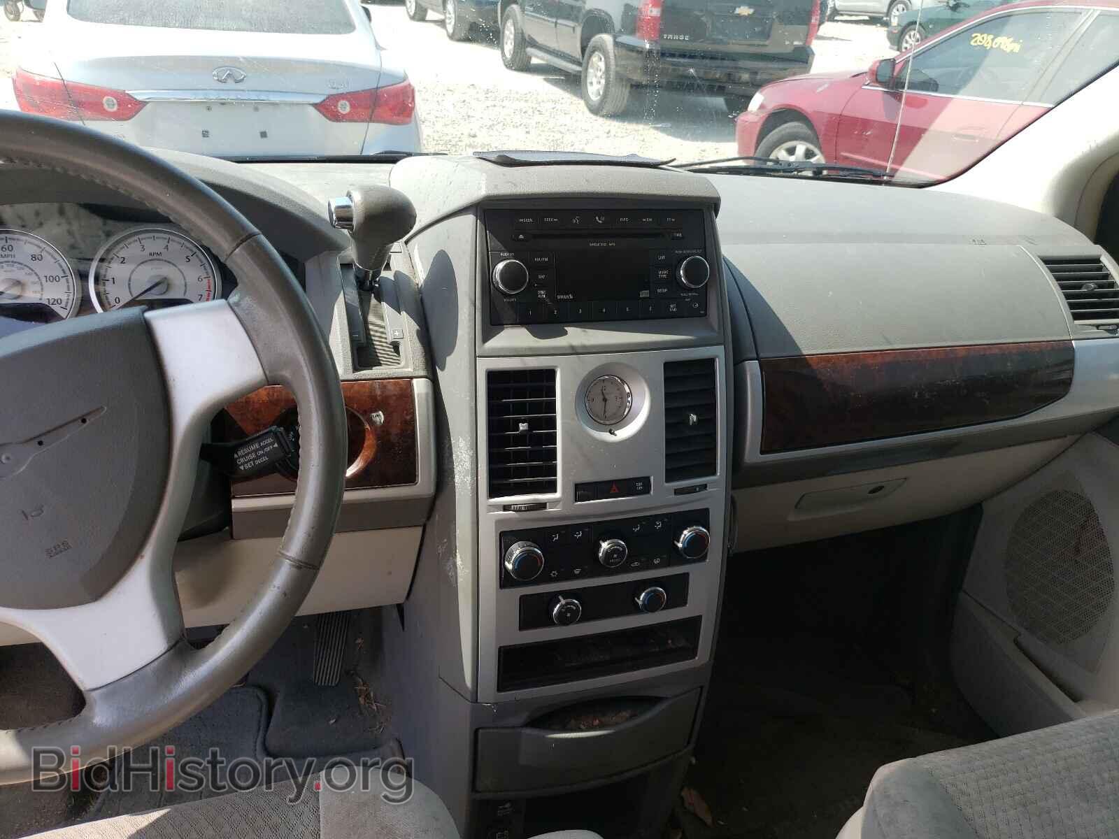 2009 CHRYSLER MINIVAN - VIN: 2A8HR54119R683850 - Фото 9