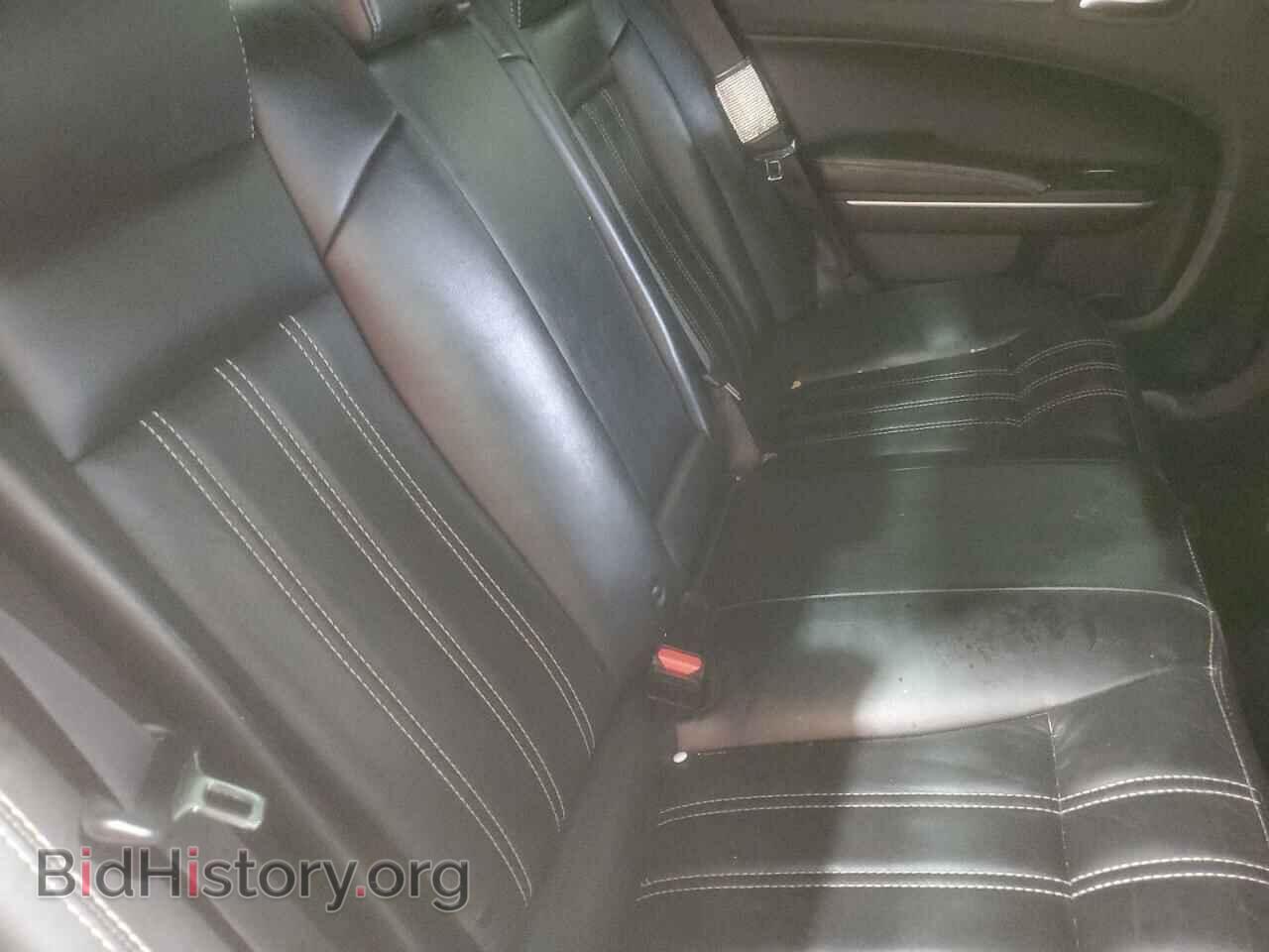 2019 CHRYSLER 300 - VIN: 2C3CCABG7KH697691 - Фото 10