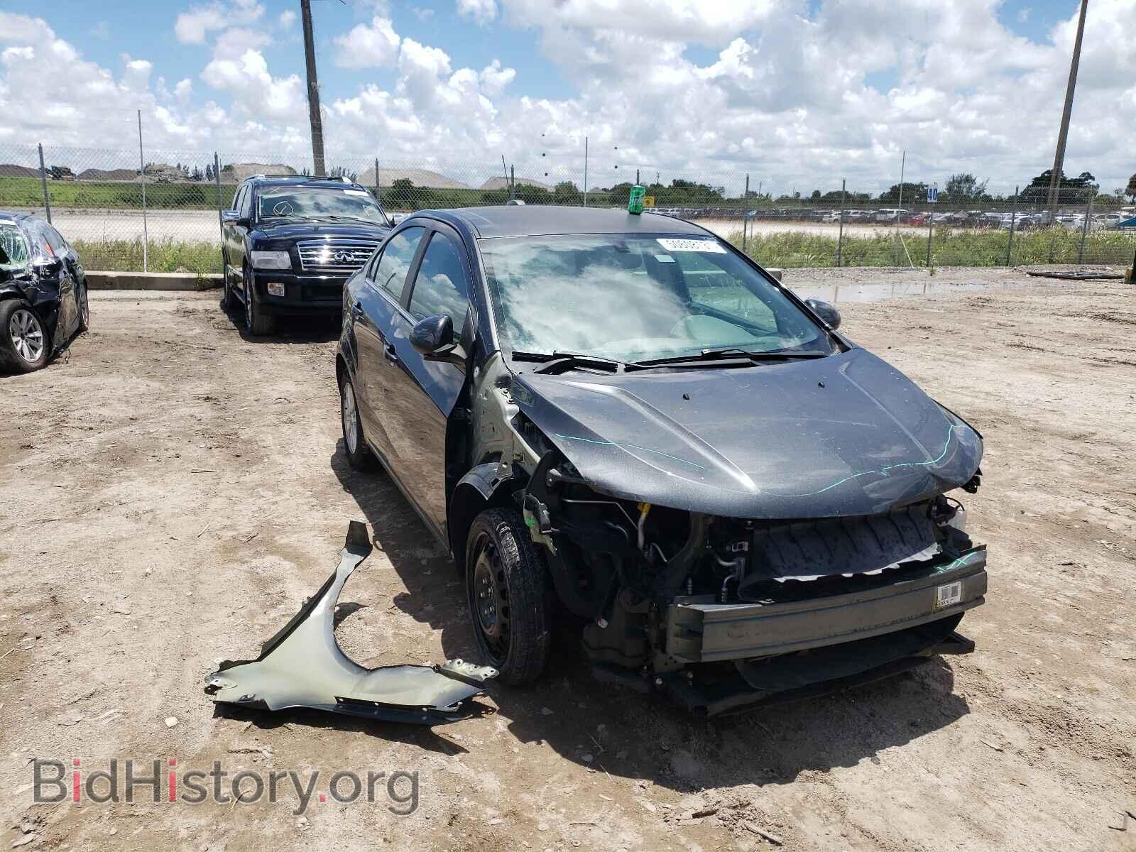 Photo 1G1JD5SH8H4139668 - CHEVROLET SONIC 2017