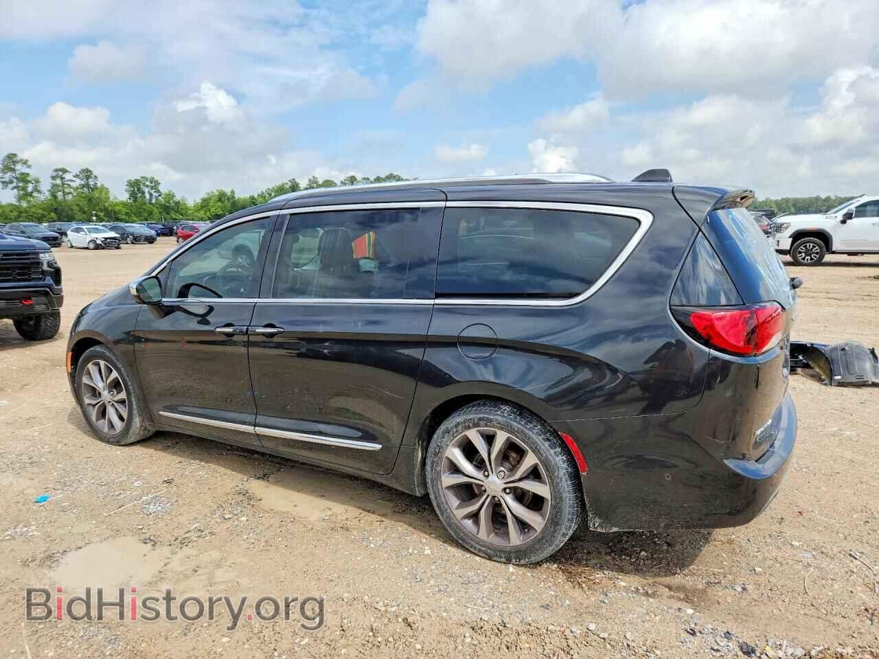 2017 CHRYSLER PACIFICA - VIN: 2C4RC1GG0HR637981 - Photo 2