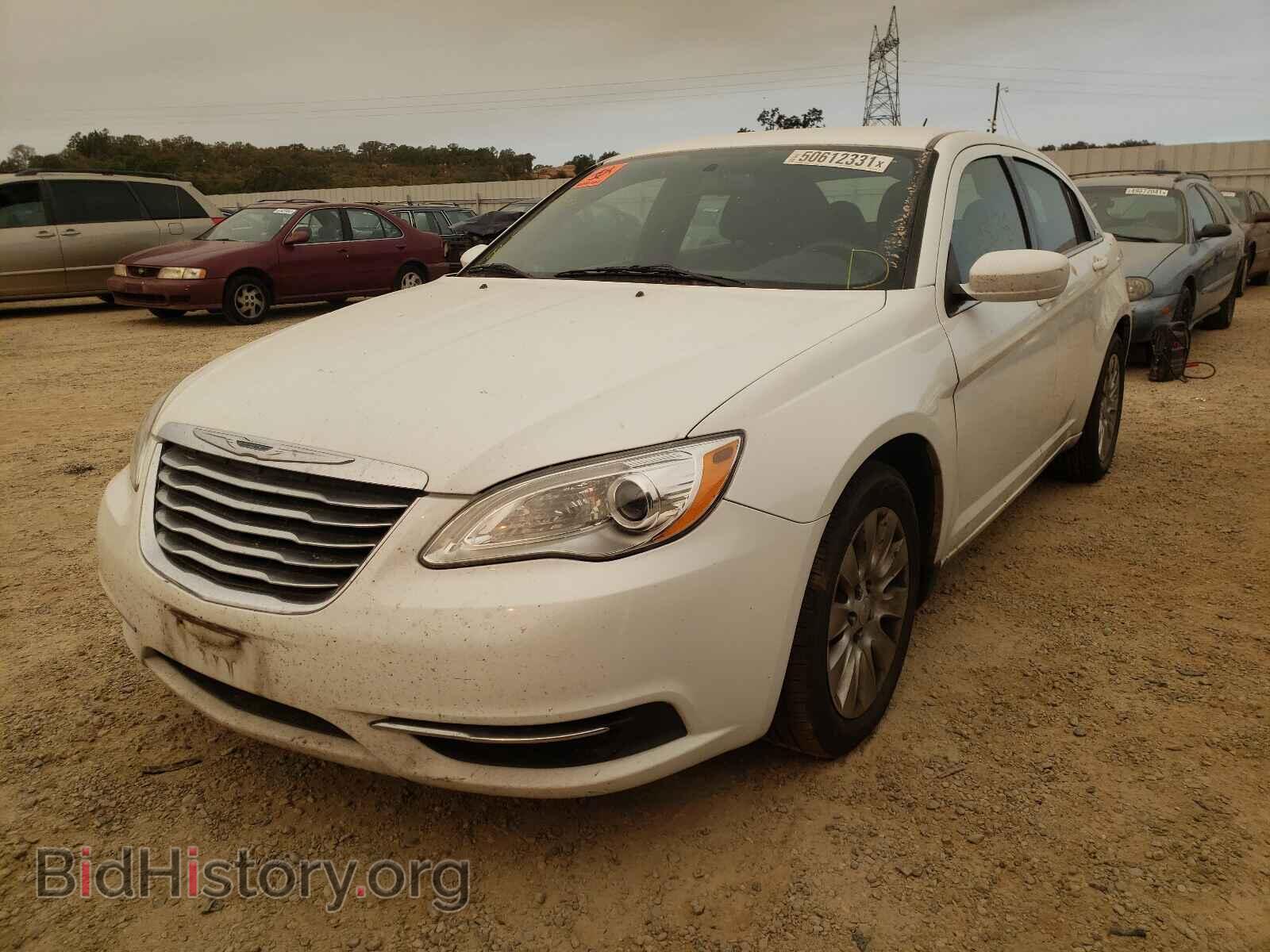 2013 CHRYSLER 200 - VIN: 1C3CCBAB5DN733528 - Фото 2