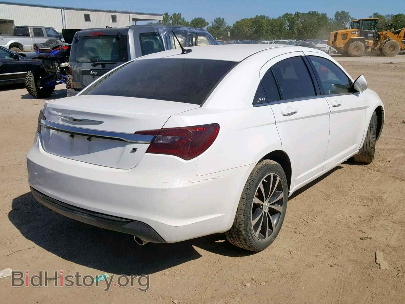 2012 CHRYSLER 200 - VIN: 1C3CCBHGXCN108333 - Фото 4