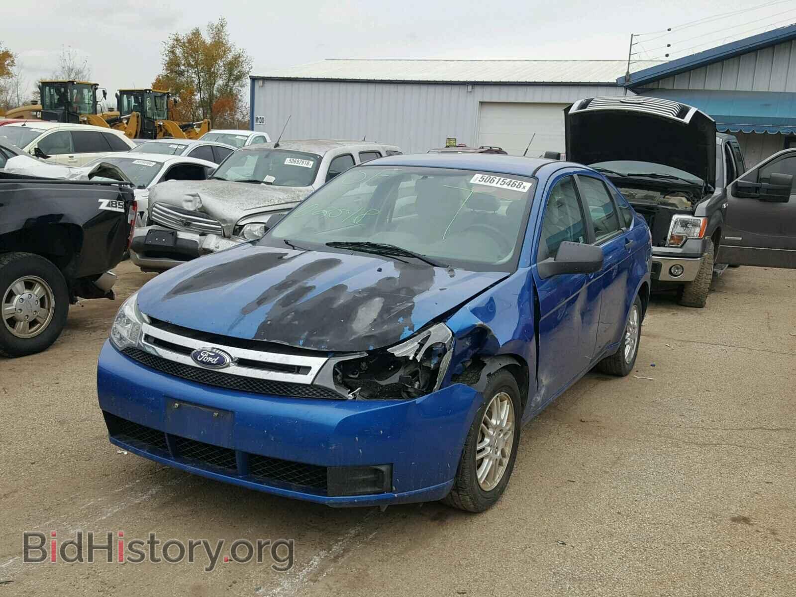 2011 FORD FOCUS - VIN: 1FAHP3FN2BW197066 - Фото 2