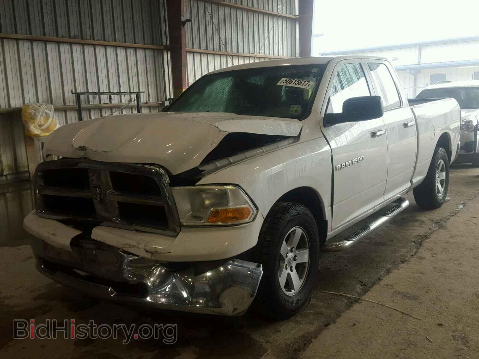 2011 DODGE RAM 1500 - VIN: 1D7RB1GP4BS586130 - Фото 2