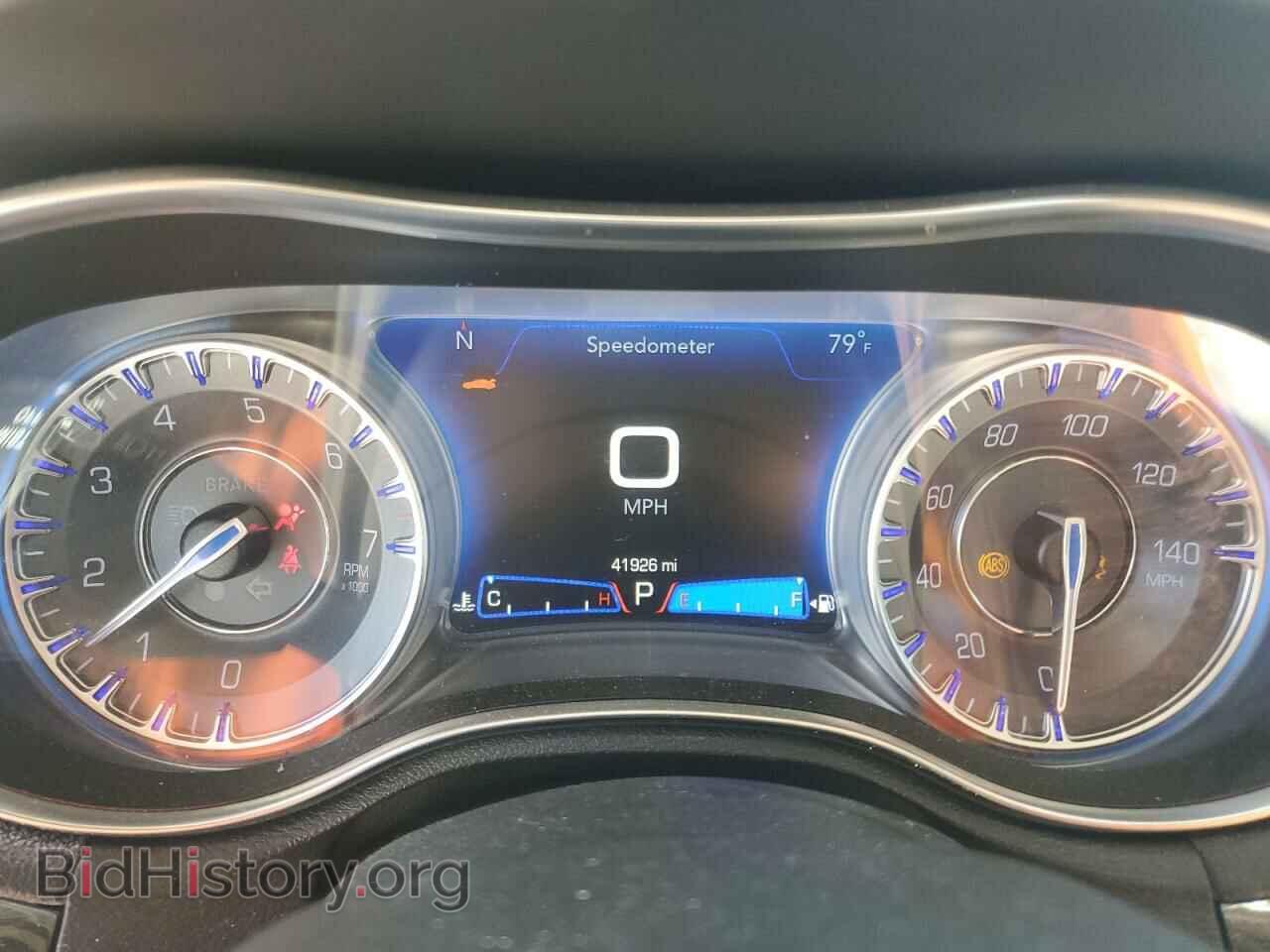 2019 CHRYSLER 300 - VIN: 2C3CCAAG9KH637008 - Фото 9