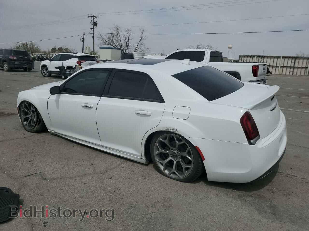 2018 CHRYSLER 300 - VIN: 2C3CCABG2JH266464 - Фото 2