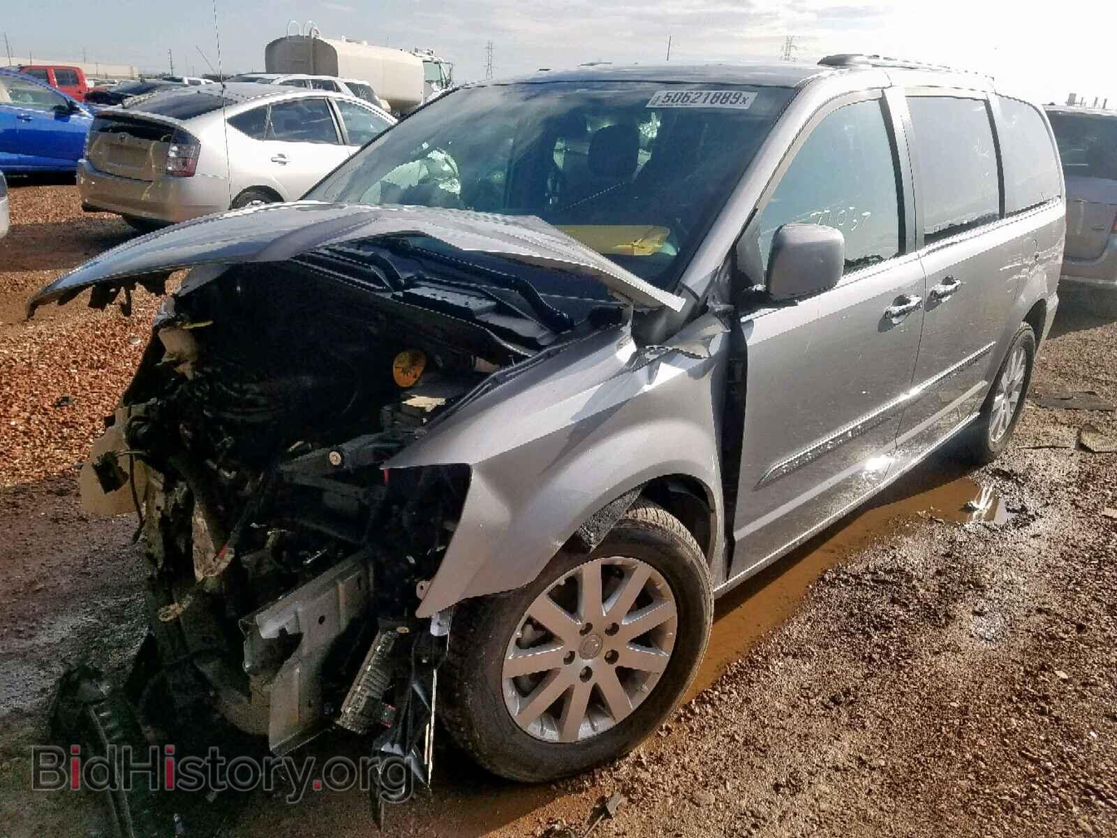 2016 CHRYSLER TOWN & COU - VIN: 2C4RC1BG0GR142475 - Фото 2