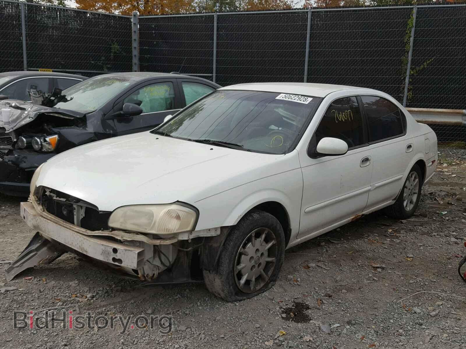 2000 NISSAN MAXIMA - VIN: JN1CA31D3YT757940 - Photo 2