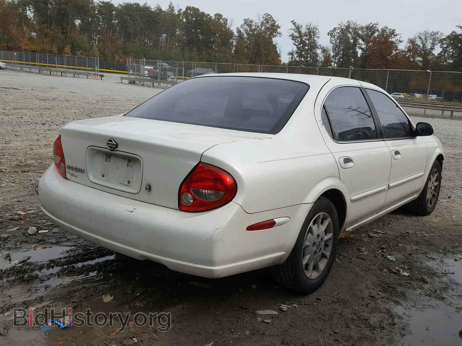 2000 NISSAN MAXIMA - VIN: JN1CA31D3YT757940 - Photo 4