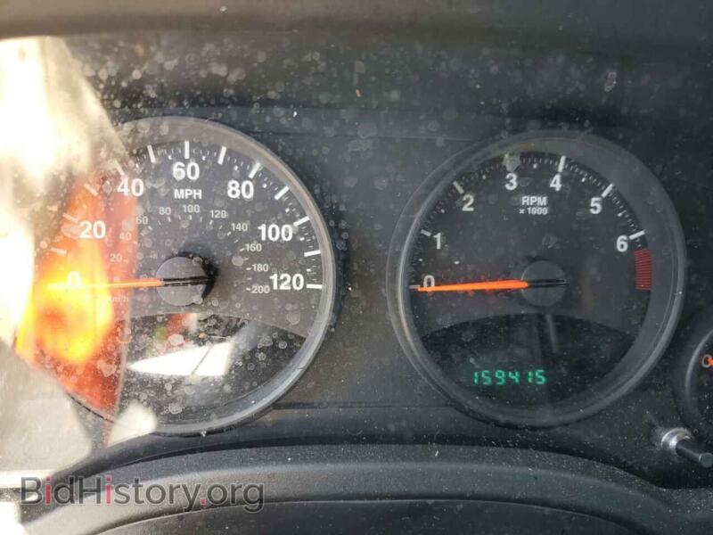 2011 Jeep COMPASS (VIN 1J4NT1FA1BD245611) — photo 9 of 12