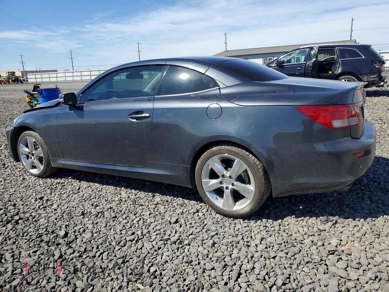 2011 LEXUS IS - VIN: JTHFF2C23B2515503 - Photo 2