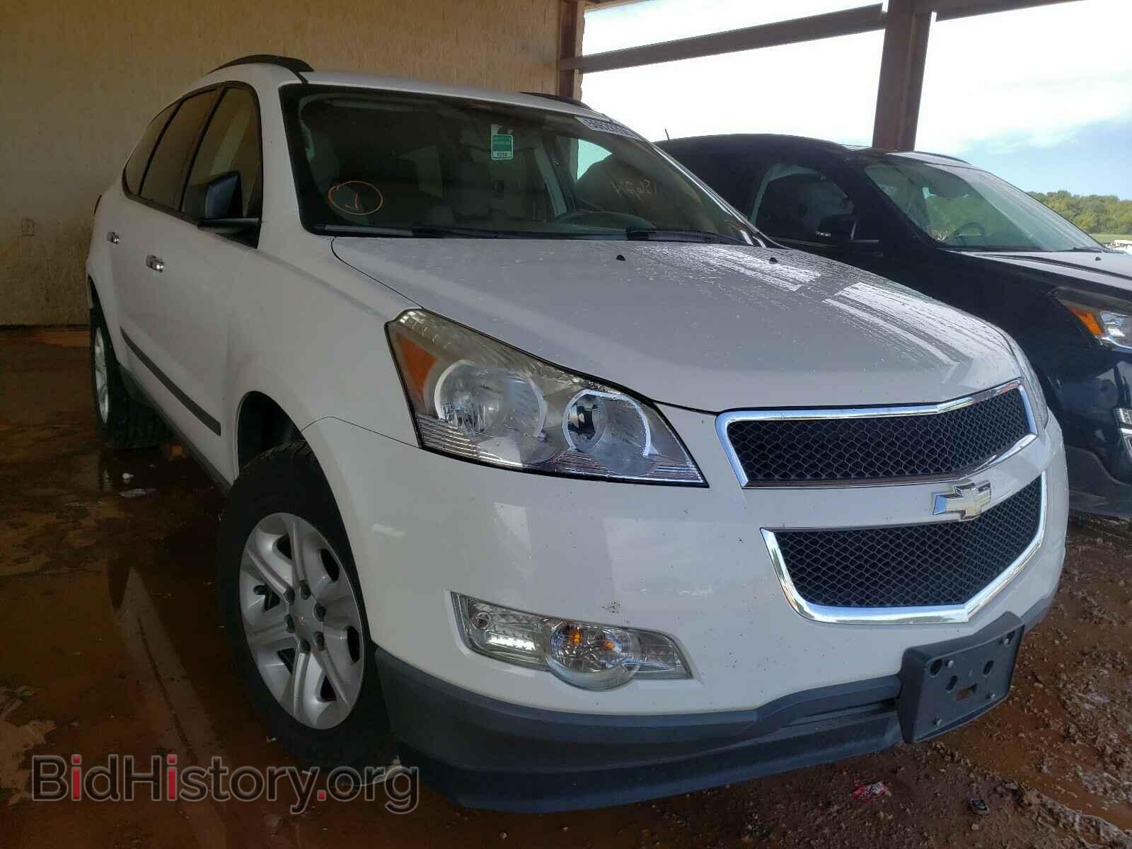 Photo 1GNKRFED9CJ326091 - CHEVROLET TRAVERSE 2012